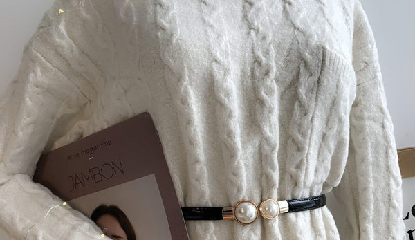 Modern női öv fekete színben, díszítőgyöngyökkel