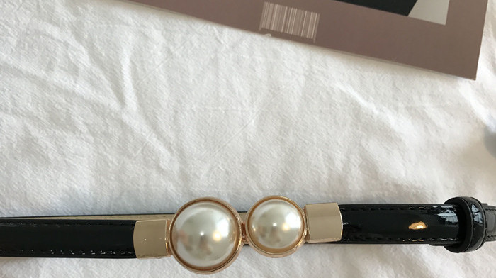 Modern női öv fekete színben, díszítőgyöngyökkel