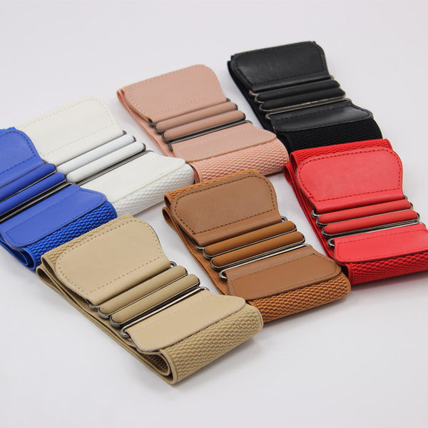 Cureaua de dama din imitatie de piele cu inchidere metalica