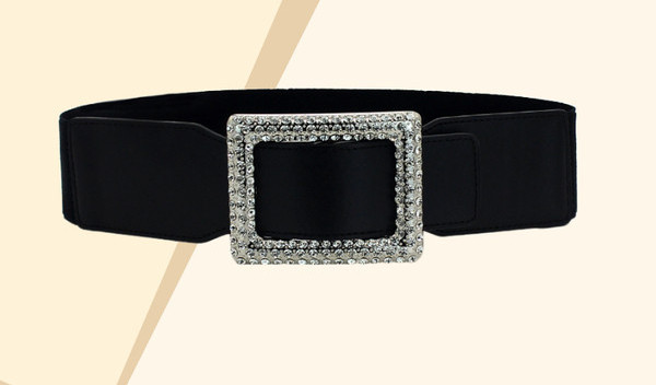 Elasztikus öv kövekkel a derékrészhez