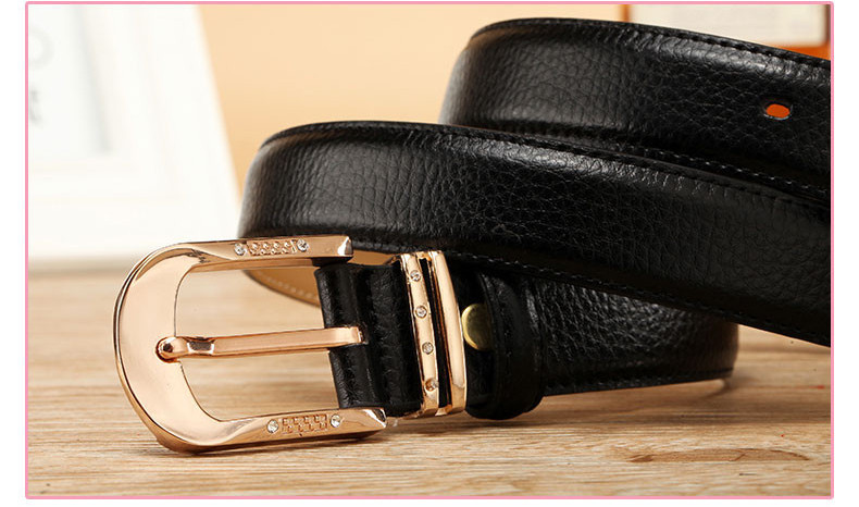 Női korszerű bőr öv csattal