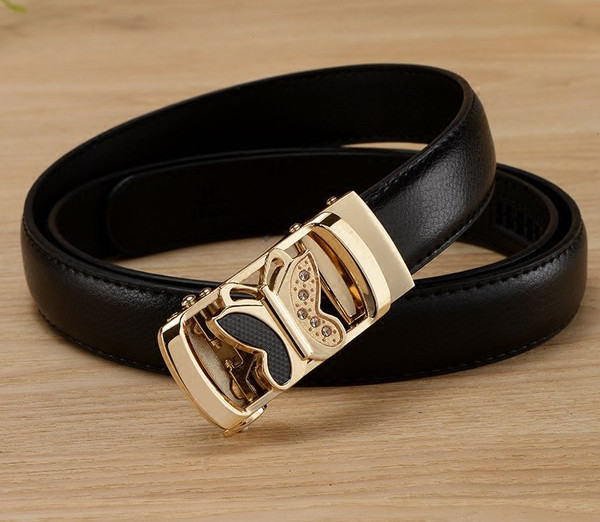 Дамски кожен колан - различни модели и цветове