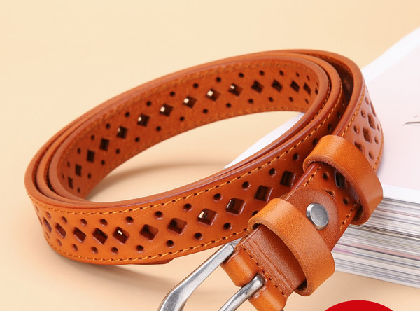 Curea perforata model nou cu prindere metalica