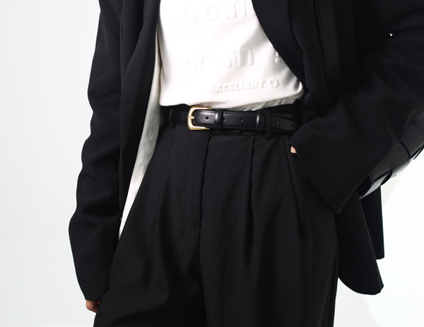 Stílusos női bőr öv négyzet alakú csattal