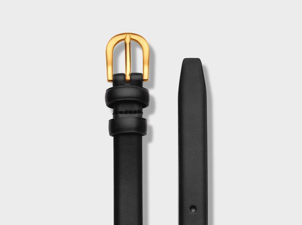 Дамски тънък колан  с метална декорация 