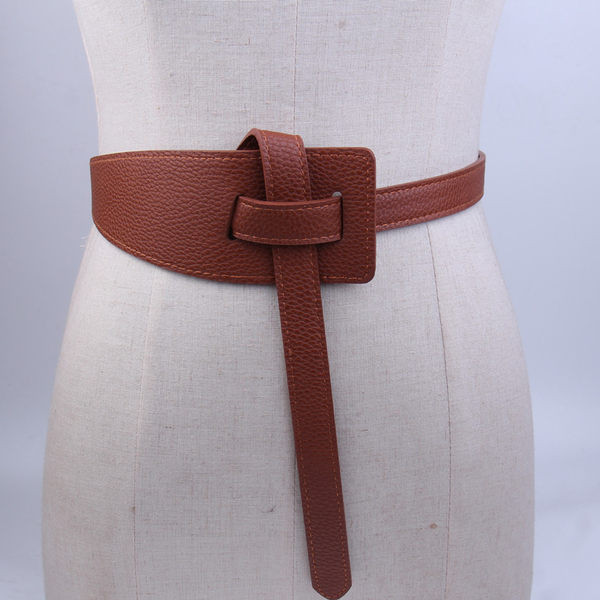 Curea asimetrica din piele de dama