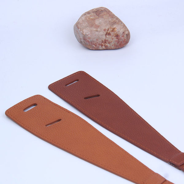 Curea asimetrica din piele de dama