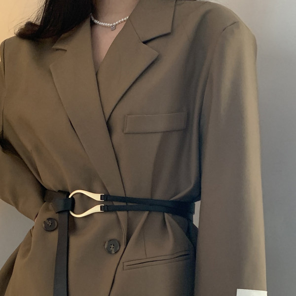 Стилен дамски тънък кожен колан в черен цвят