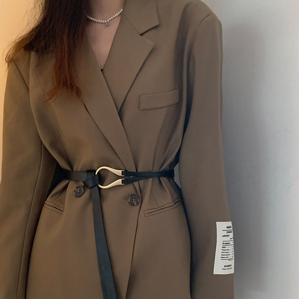 Стилен дамски тънък кожен колан в черен цвят