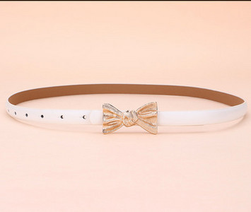 Bőr öv szalag díszítéssel