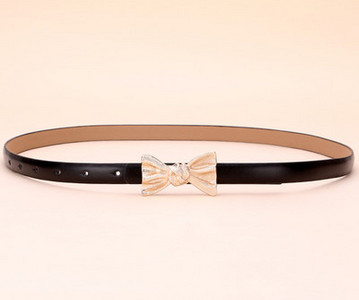 Bőr öv szalag díszítéssel