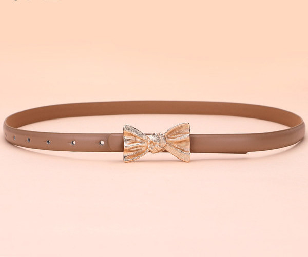 Bőr öv szalag díszítéssel