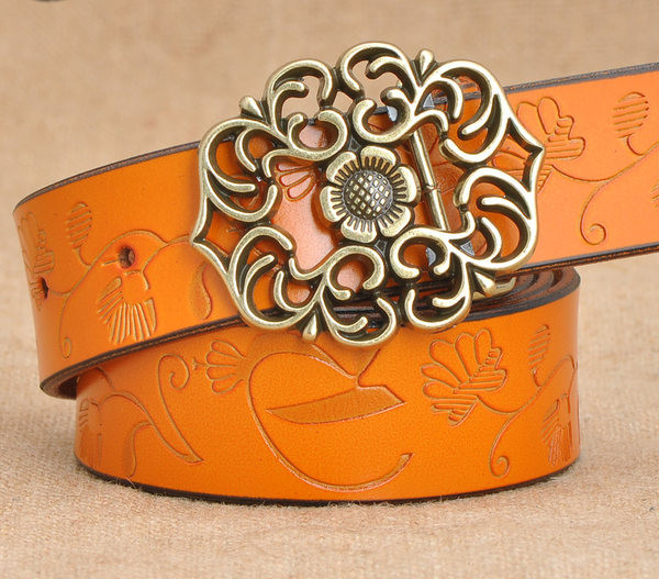 Női retro stílusú öv gravírozott öko bőrből, arany csattal