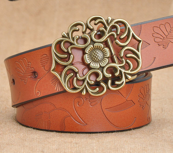 Női retro stílusú öv gravírozott öko bőrből, arany csattal