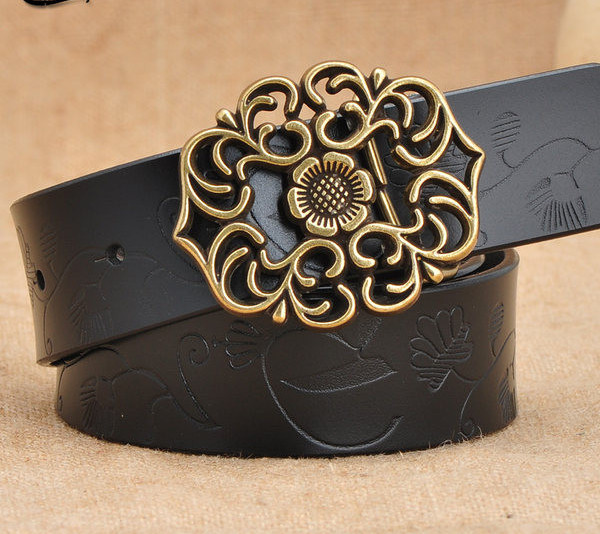 Női retro stílusú öv gravírozott öko bőrből, arany csattal