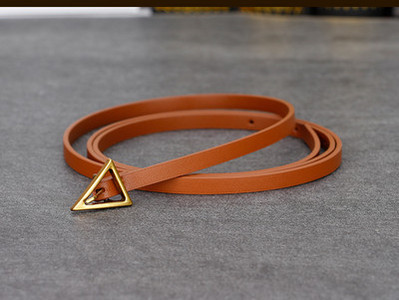 Stílusos női bőr karcsú öv háromszög alakú csattal