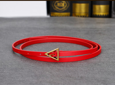 Stílusos női bőr karcsú öv háromszög alakú csattal