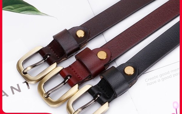 Cureaua din piele cu catarama metalica patrata pentru femei