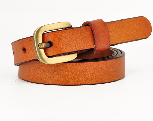 Cureaua din piele cu catarama metalica patrata pentru femei