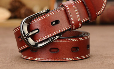 Modern női öv két modellben, vékony és széles