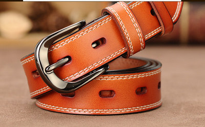 Modern női öv két modellben, vékony és széles