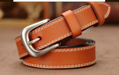 Modern női öv két modellben, vékony és széles