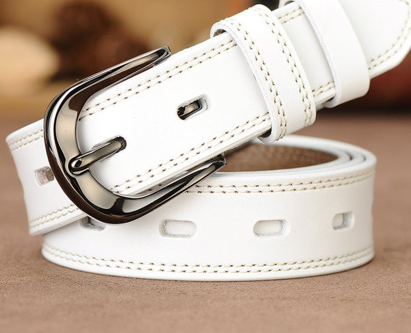 Modern női öv két modellben, vékony és széles
