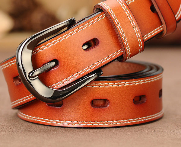 Modern női öv két modellben, vékony és széles