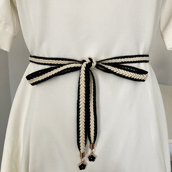 Kötött női öv fém díszítéssel