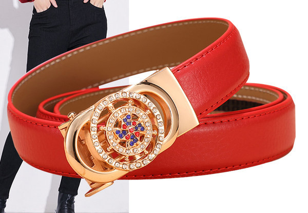 Modern női öv kövekkel díszített fém csattal