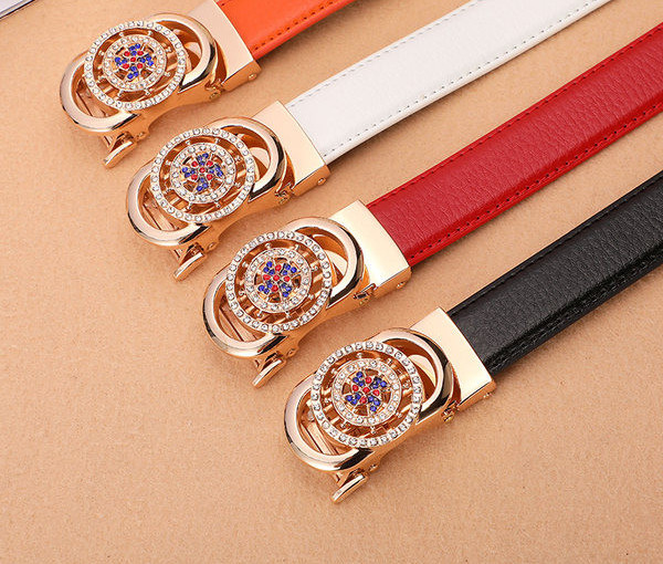 Modern női öv kövekkel díszített fém csattal