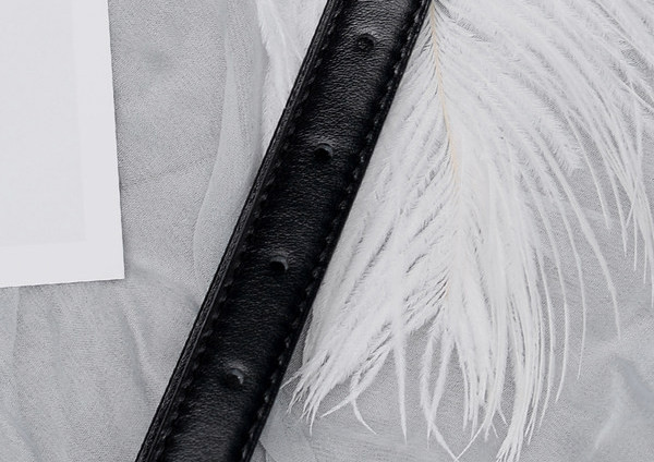 Női bőr vékony öv fém csattal