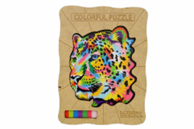 дървени пъзели в кутия ,различни ,високо ниво на сложност