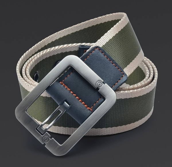 Curea pentru bărbați din material textil cu cataramă pătrată