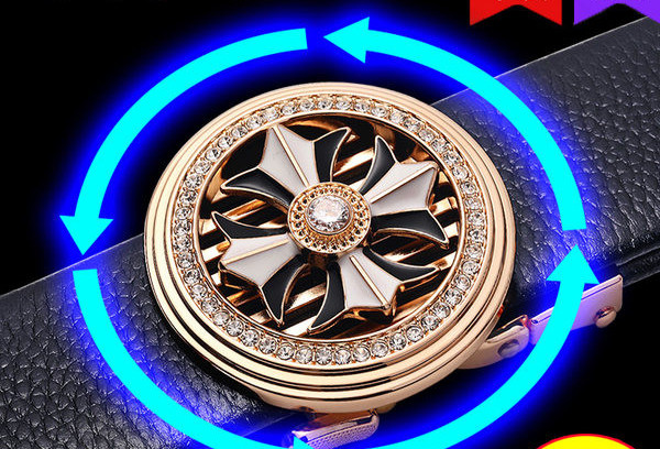 Férfi öv kövekkel