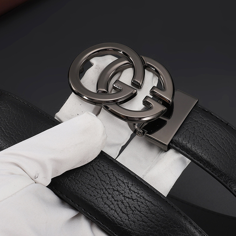 Elegantni muški remen s metalnom kopčom u boji