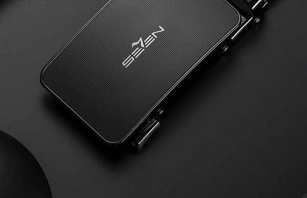 Елегантен мъжки колан с метално закопчаване и надпис