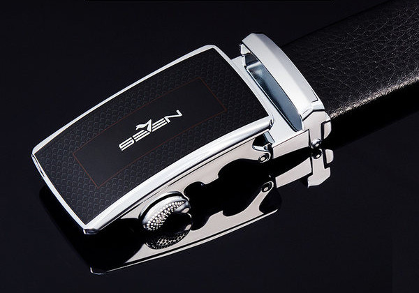 Curea bărbătească cu decor metalic și inscripție