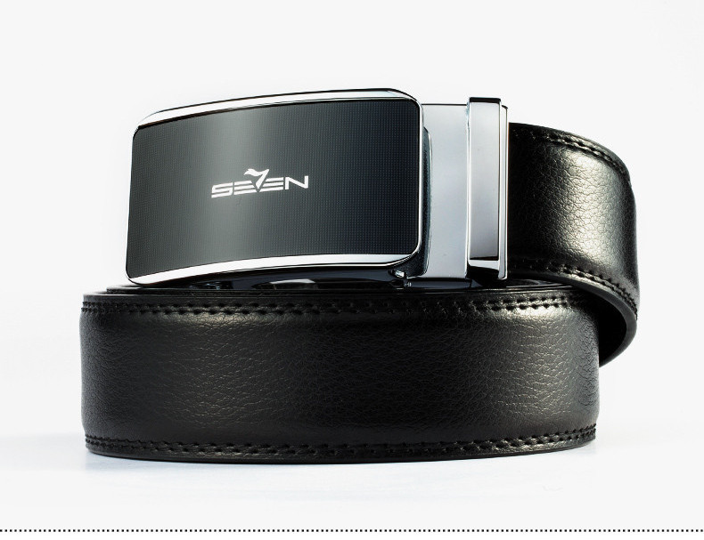 Férfi műbőr öv fém rögzítéssel és felirattal