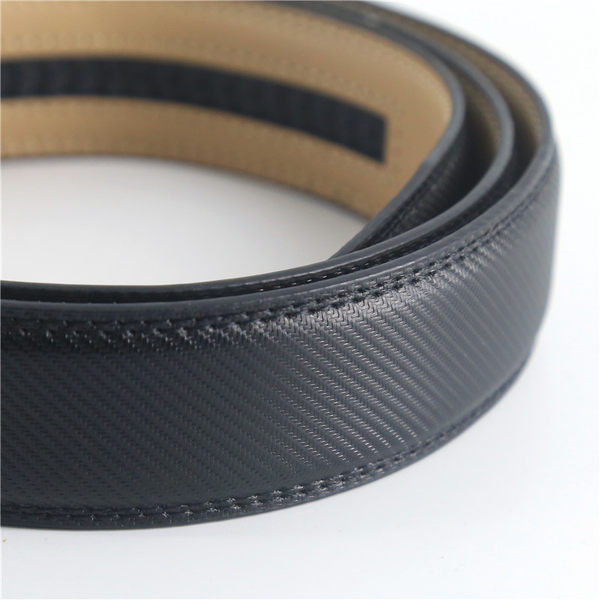 Férfi műbőr öv fém csattal, fekete színben