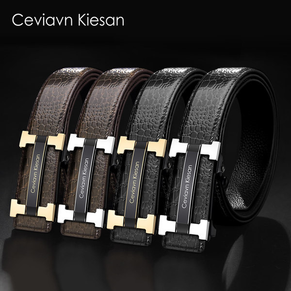 Stílusos férfi bőr öv csattal és felirattal