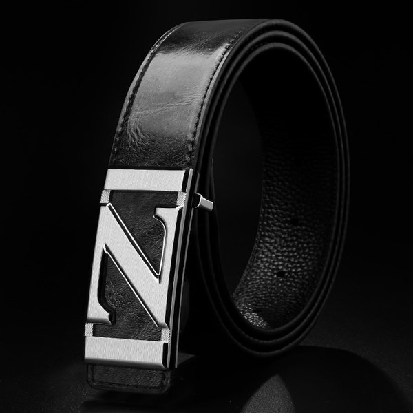 Кожен мъжки колан с метална декорация 