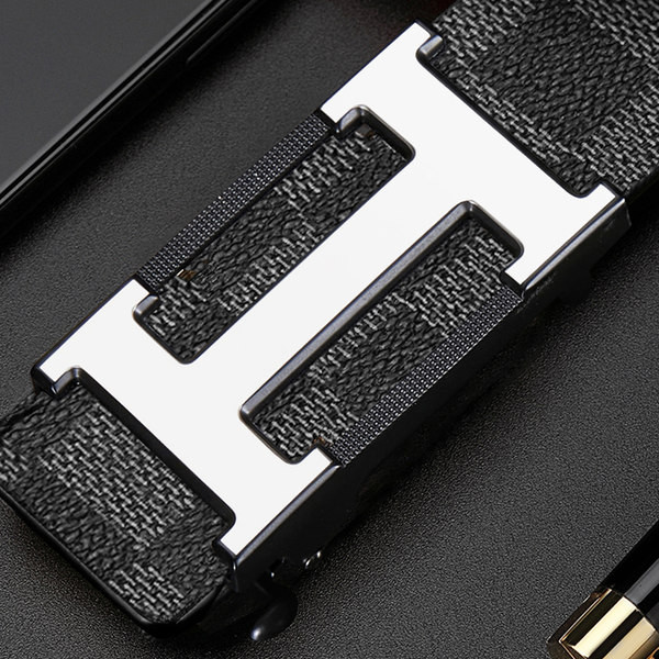 Мъжки модерен колан с метална декорация 