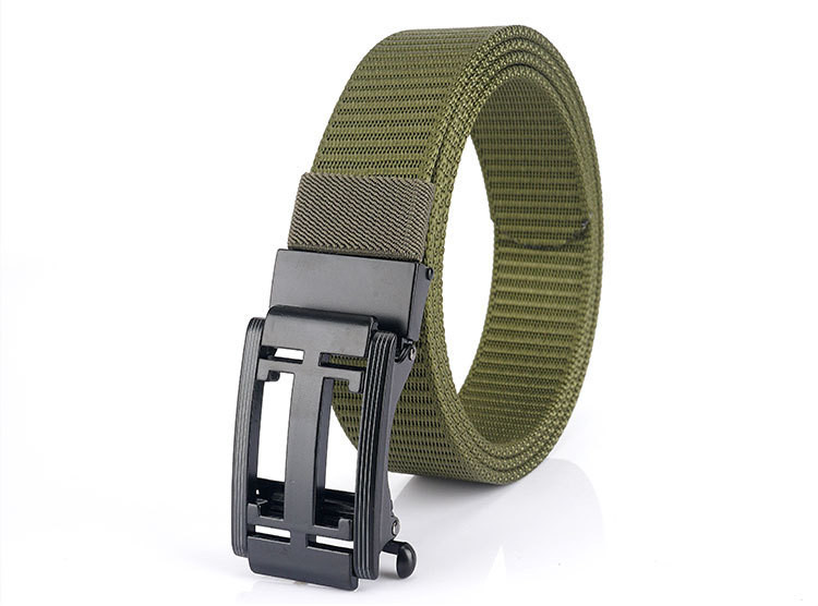 Elastični muški remen jednobojni model s metalnom kopčom