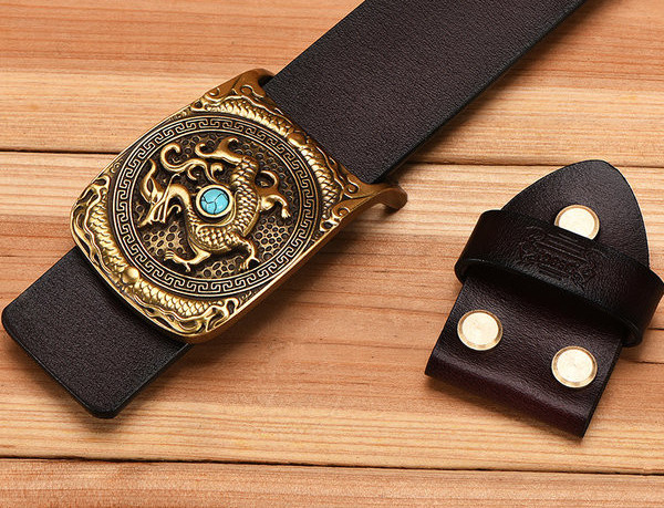 Ādas josta ar metāla apdari