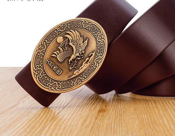 Curea din piele cu decor metalic de culoare maro