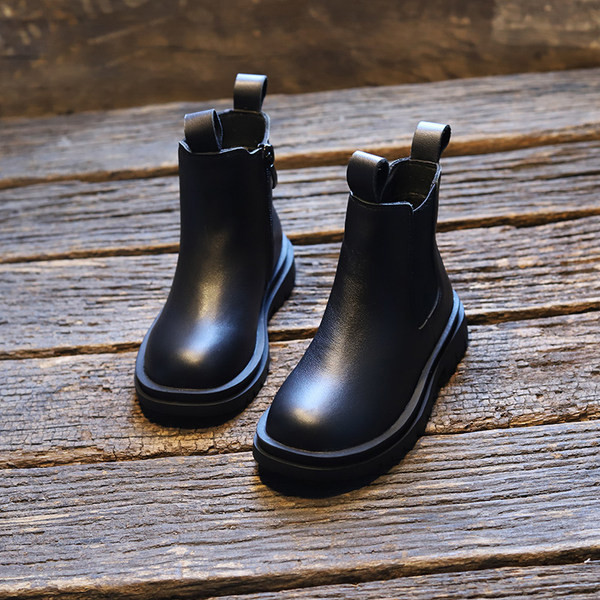 Modern fekete gyerekcsizma lányoknak