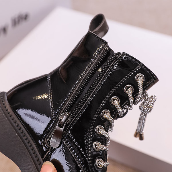 Παιδικά κομψά μποτάκια λουστρίνι για κορίτσια με φερμουάρ