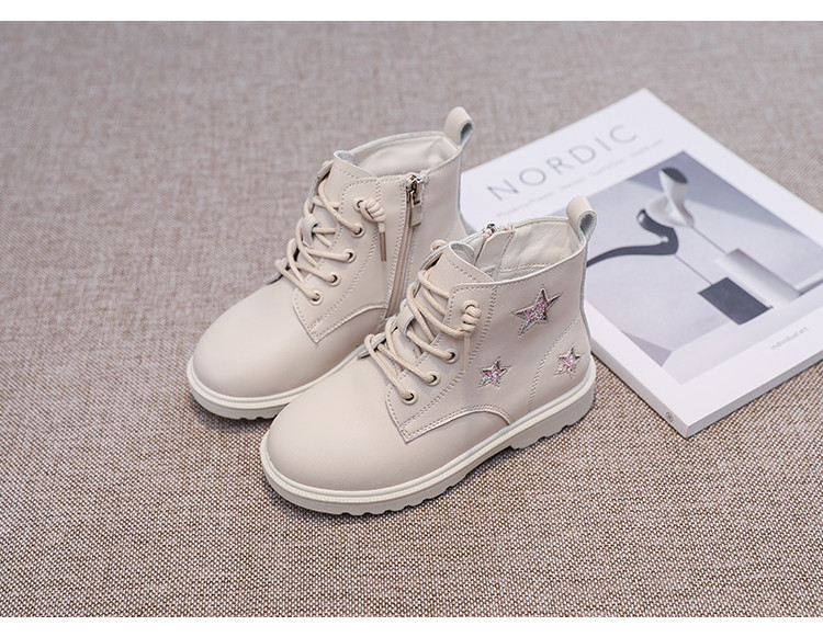 Παιδικά χειμωνιάτικα μποτάκια με κέντημα