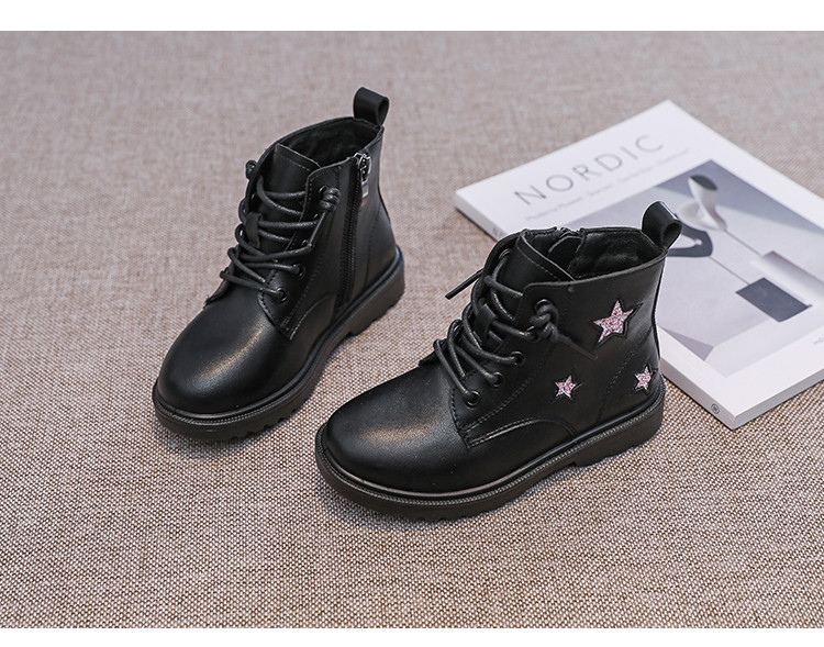 Παιδικά χειμωνιάτικα μποτάκια με κέντημα